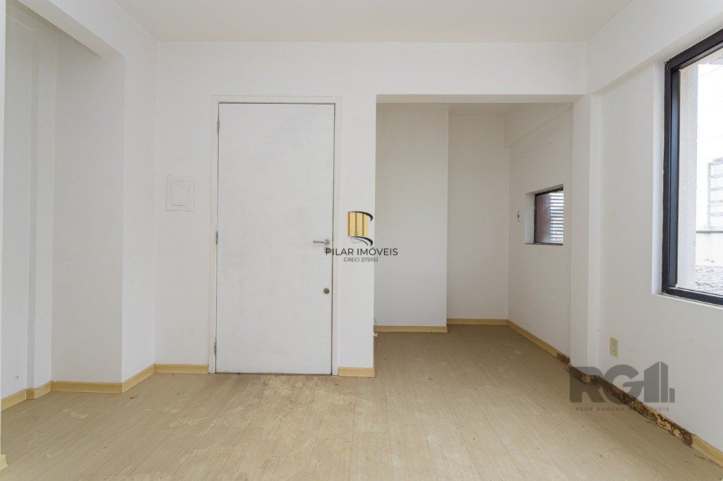Sala Comercial no Menino Deus desocupada