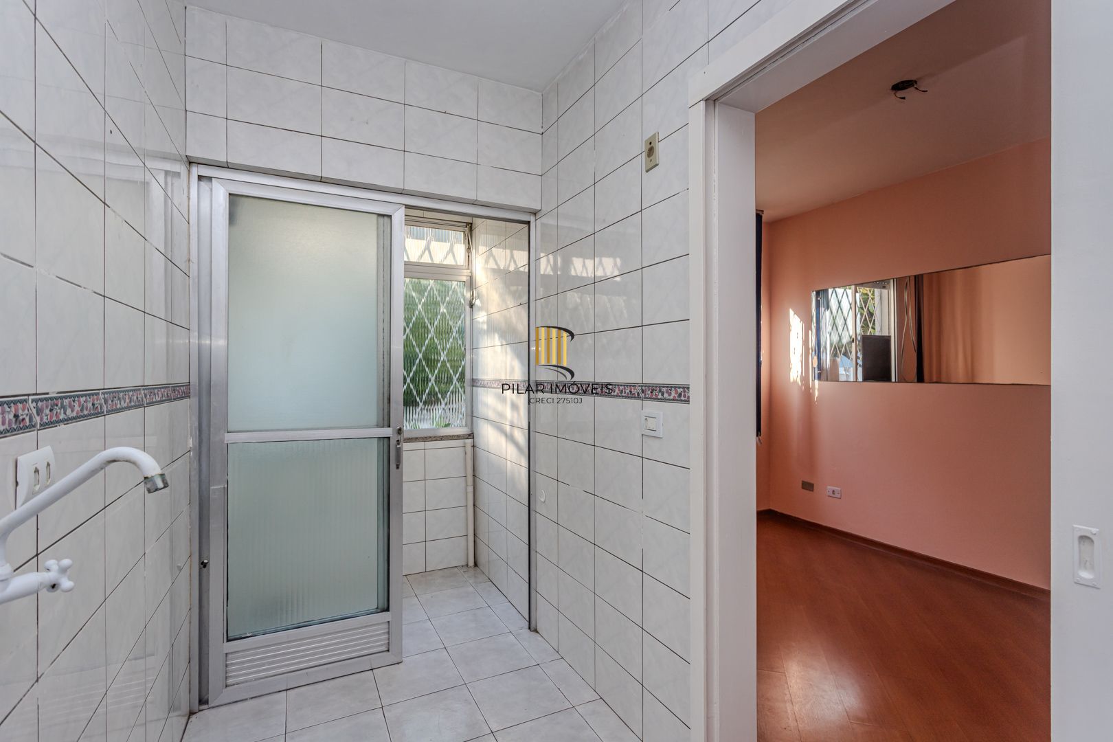 Apartamento no bairro Cristal térreo 1 Dormitório e vaga rotativa DESOCUPADO