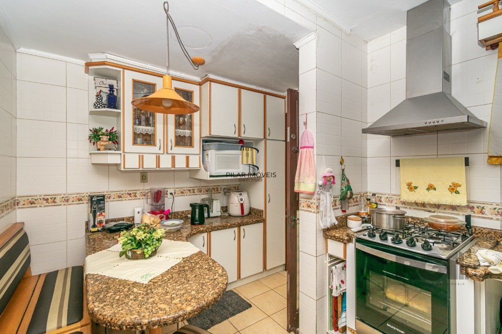 Sobrado de 4 dormitórios no Moinhos de Vento