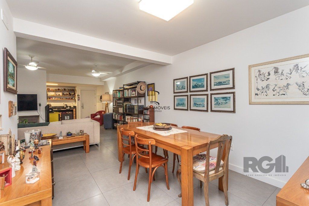 Apartamento no bairro Tristeza de 3 dormitórios e 2 vagas