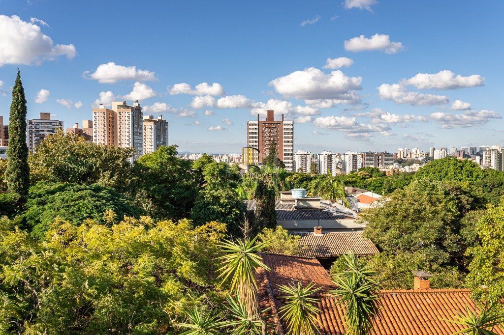 Apartamento no bairro Higienópolis com 190m² de 3 dormitórios e 2 vagas