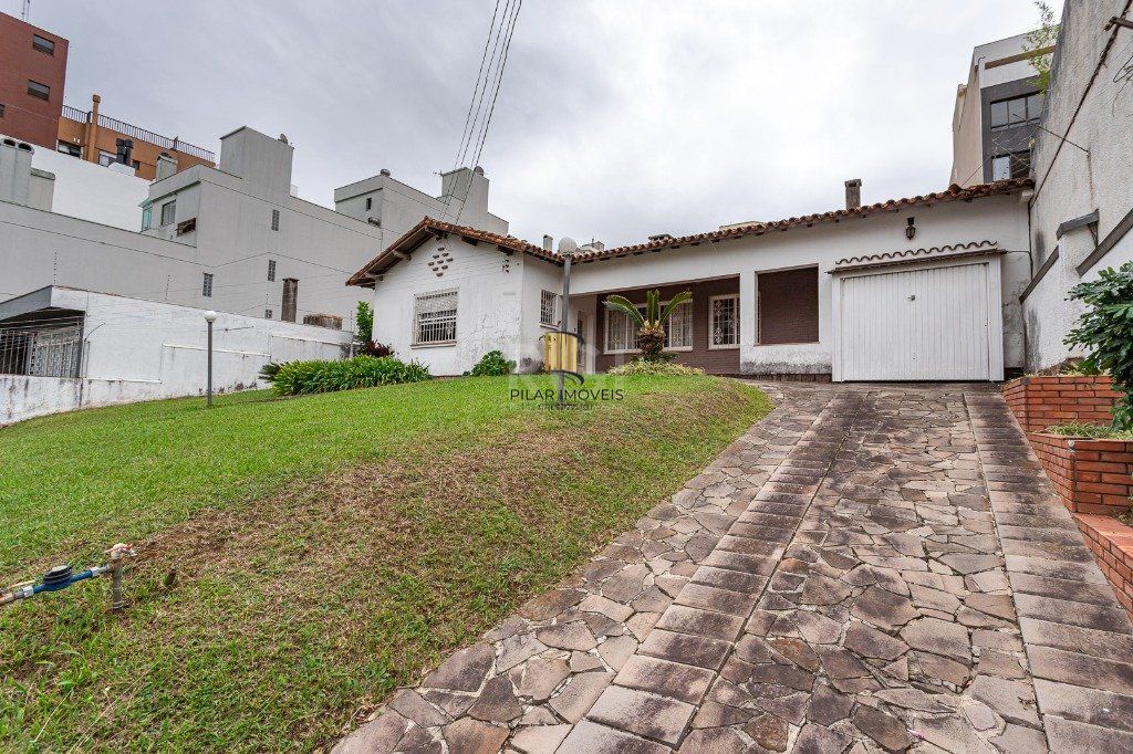 Casa no bairro Petrópolis de 3 dormitórios
