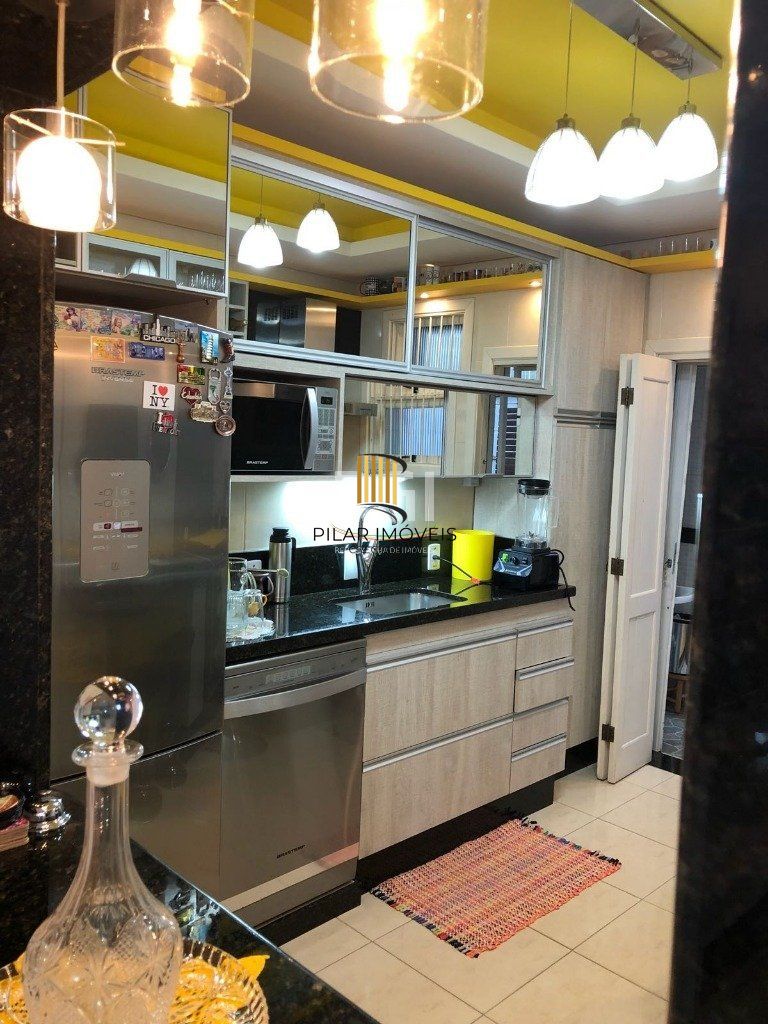 Apartamento para Venda - 80m², 2 dormitórios, 1 vaga - Menino Deus