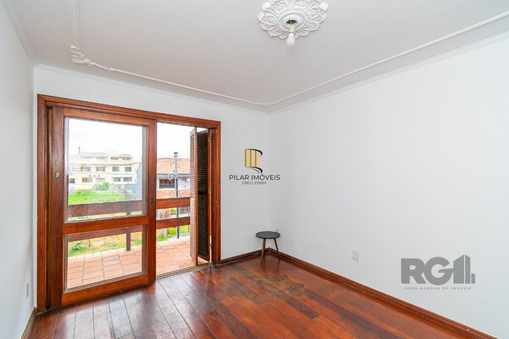 Casa no Jardim Itu com 5 dormitórios e 2 vagas e piscina