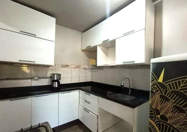 Casa no bairro Jardim do Salso com 2 dormitórios e 4 vagas