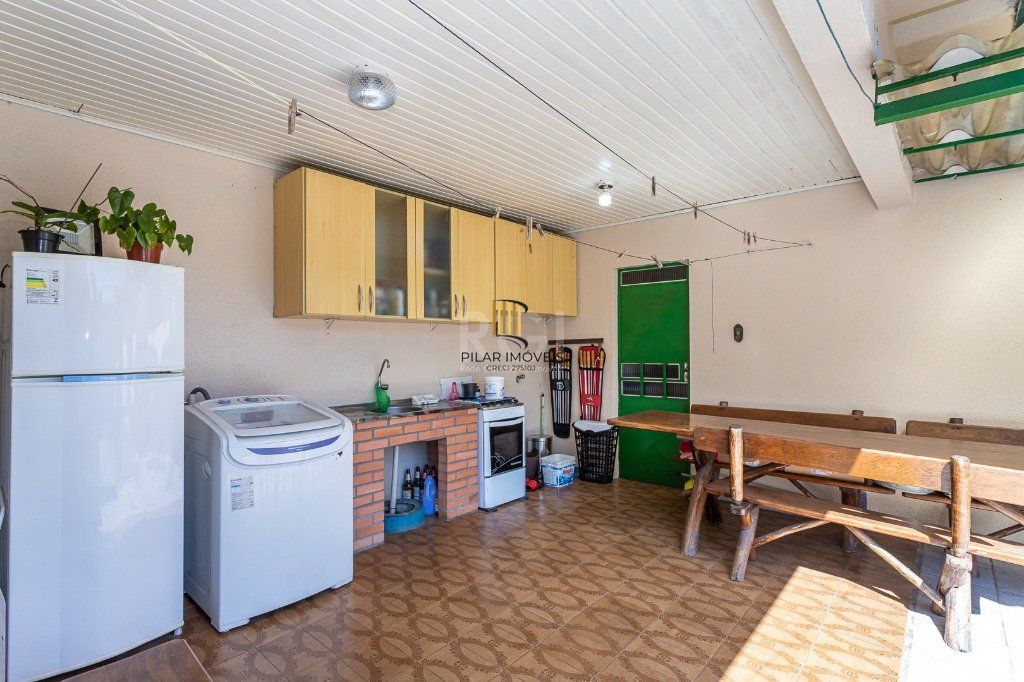 Casa para Venda - 143.32m², 3 dormitórios, sendo 1 suites, 5 vagas - Parque Santa Fé