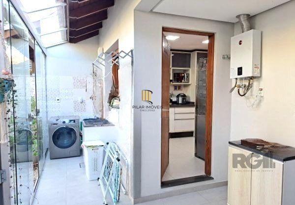 Casa em condomínio em Ipanema de 3 dormitórios e 2 vagas