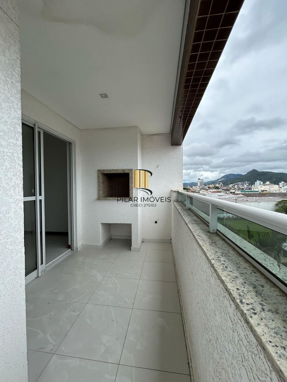 Apartamento 3 dormitórios no bairro Rio Caveiras