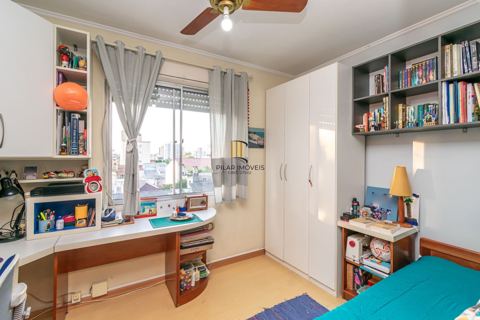 Apartamento no Passo D'areia de 3 dormitórios vaga e infra