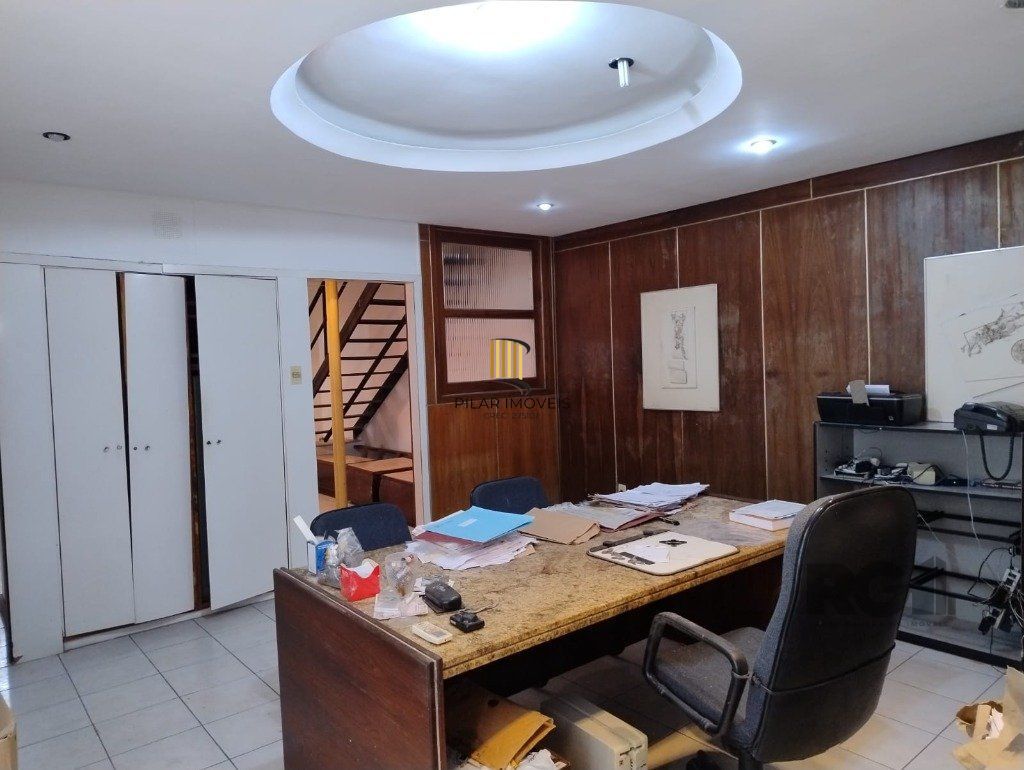 CASA MISTA COMERCIAL NO TÉRREO E RESIDENCIAL EM CIMA