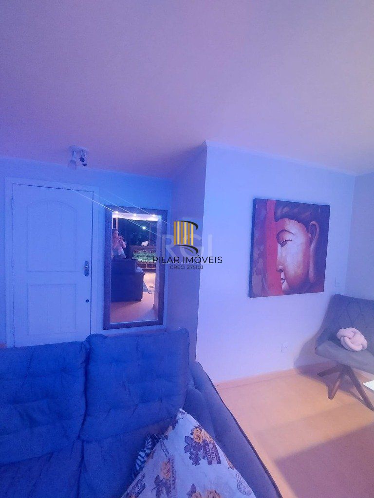 Apartamento 02 dormitórios, com vaga, no bairro Jardim Itu Sabará, em Porto Alegre.