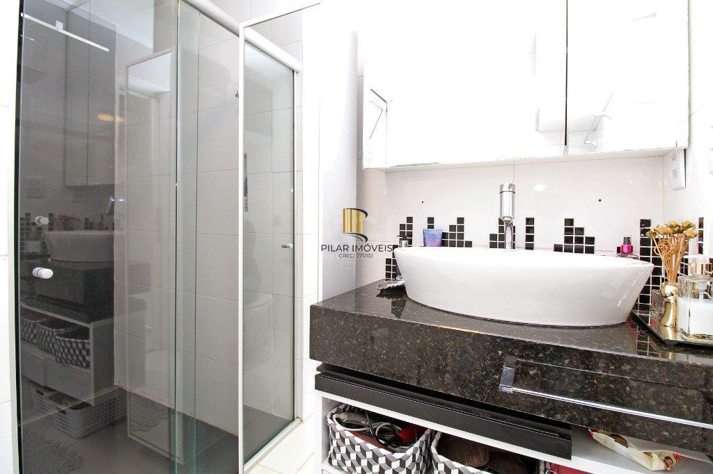 Apartamento de 3 dormitórios e vaga no bairro Petrópolis