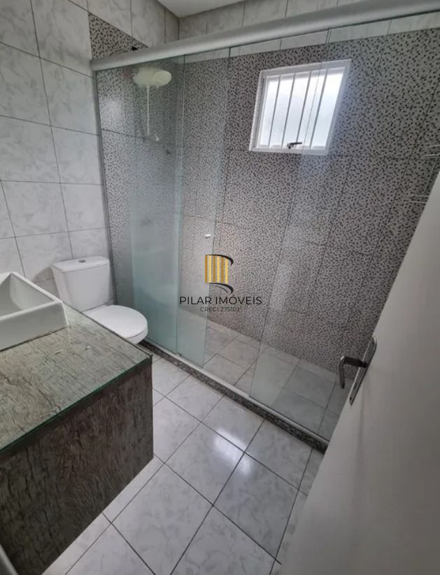 Casa sobrado no bairro Cristal de 3 domitórios e 3 vagas