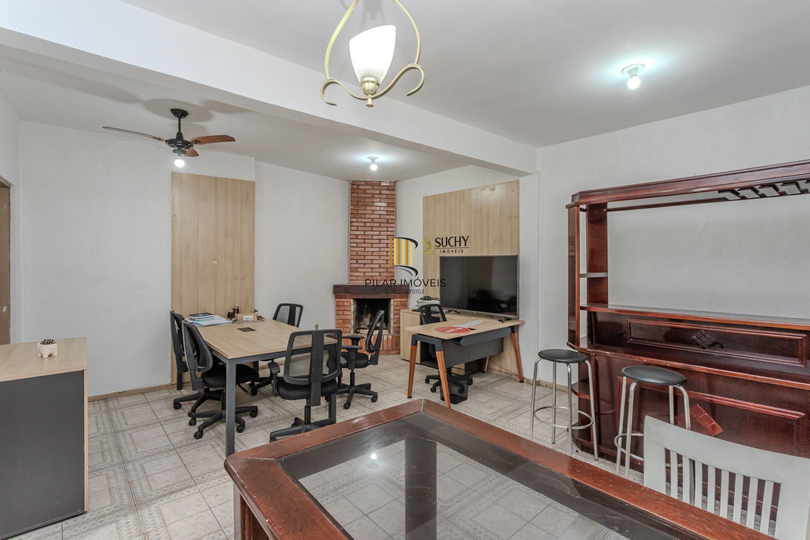 Prédio Residencial no Passo D'areia com 8 dormitórios e 8 vagas