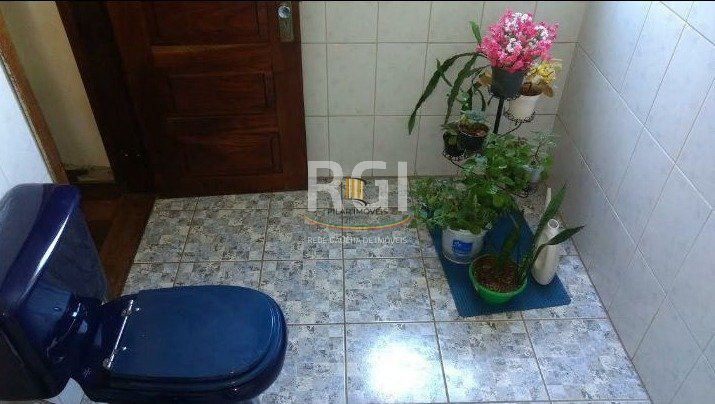 Casa para Venda - 300m², 4 dormitórios, 4 vagas - Nonoai