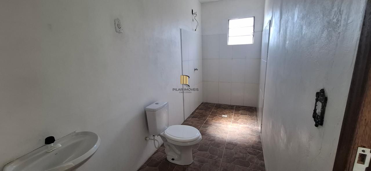 Casa em Canoas de 2 dormitórios DESOCUPADA