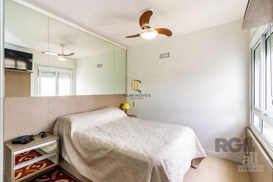 Apartamento  no Menino Deus de 3 dormitórios e 2 vagas