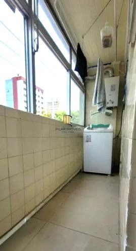 Apartamento no Petrópolis de 2 dormitórios e 2 vagas