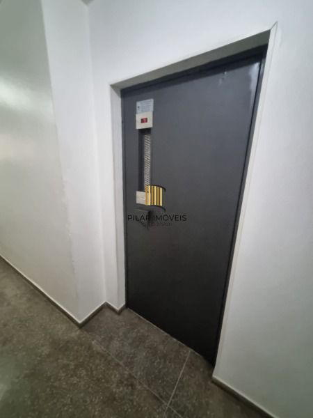 Apartamento no Cristal de 2 dormitórios, dependência e vaga