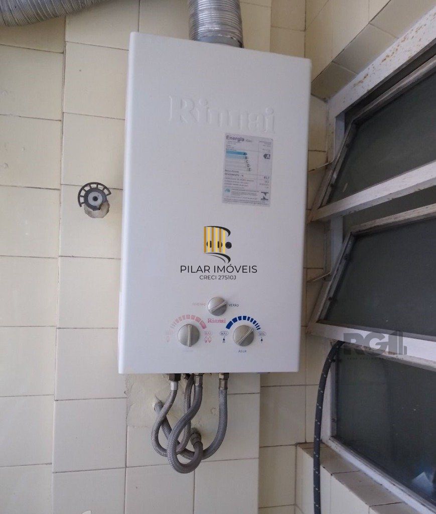 Apartamento no Petrópolis de 2 dormitórios e 2 vagas