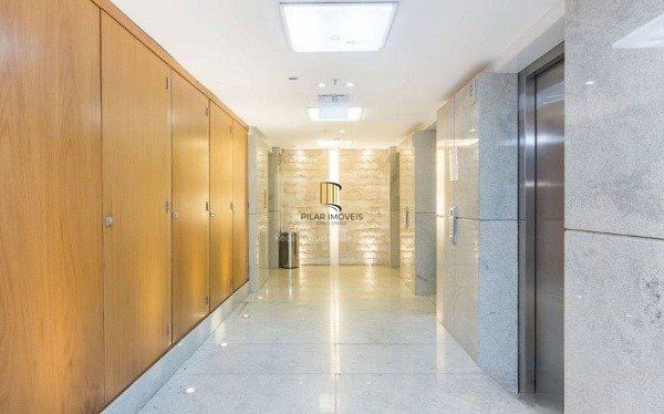 sala comercial no bairro Praia de Belas - andar alto