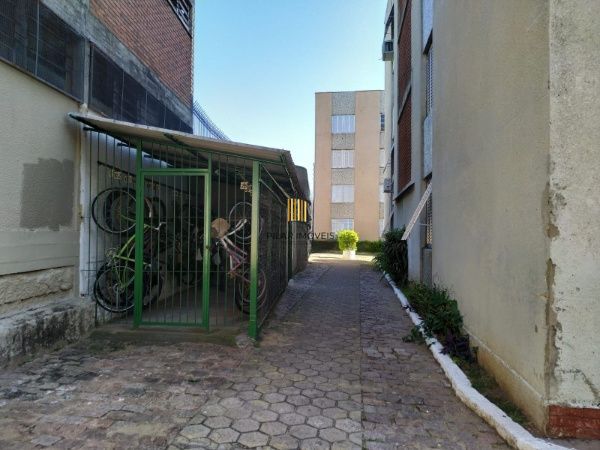 Apartamento no bairro Medianeira de 3 dormitórios DESOCUPADO