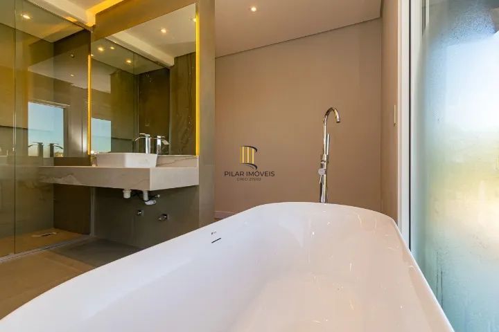 Casa de Condomínio 3 dormitórios no bairro Centro