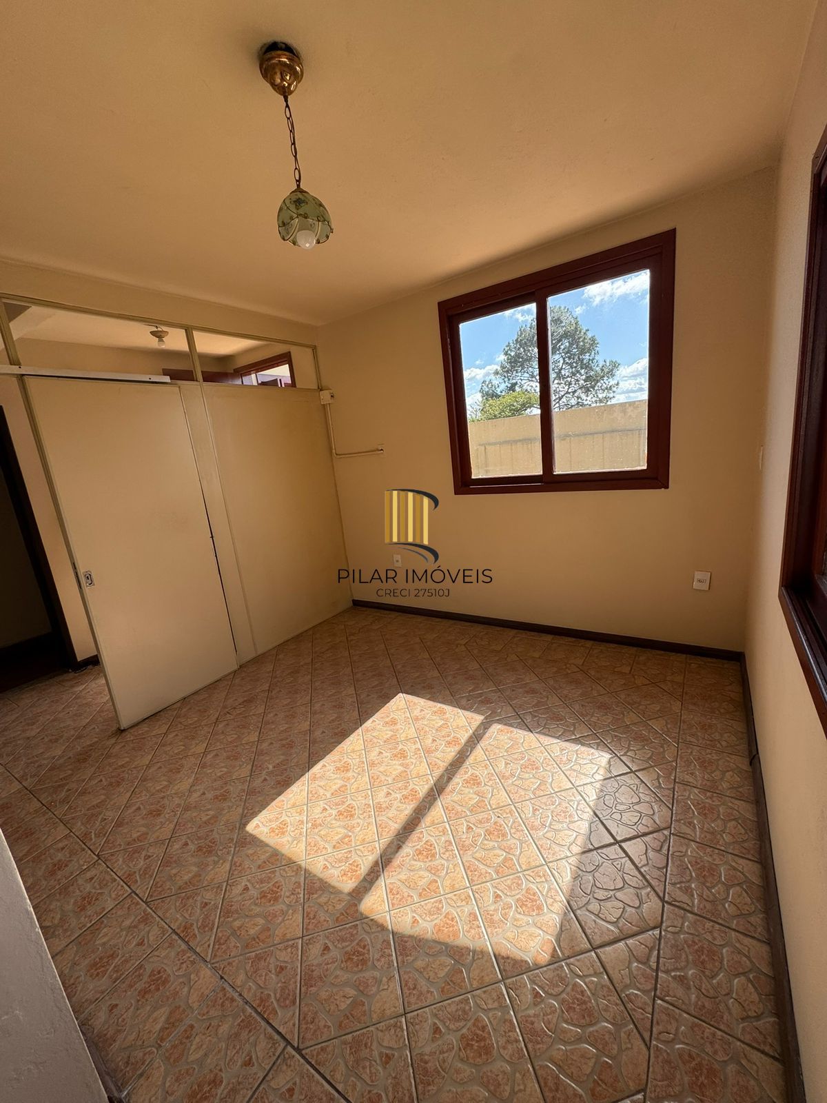 Casa 4 dorms à venda Avenida Manoel Elias, Porto Alegre.