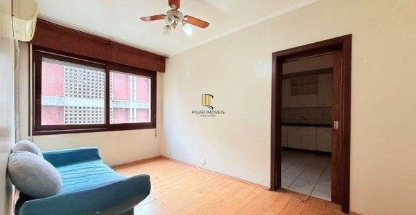 Apartamento no Centro de 2 dormitórios DESOCUPADO