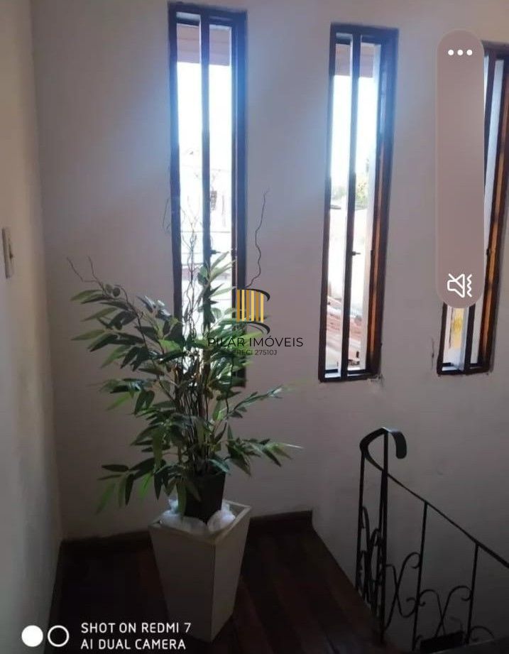 Casa 4 dormitórios no bairro Jardim Algarve