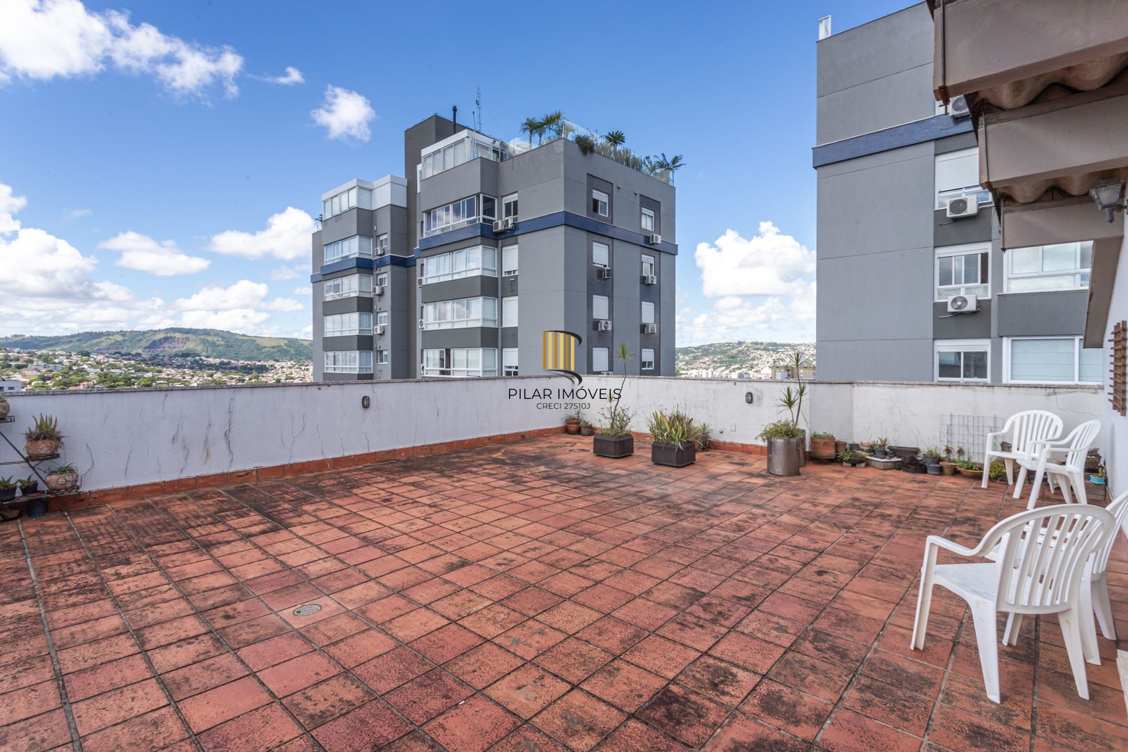 Cobertura no bairro Petrópolis de 3 dormitórios terraço e 2 vagas