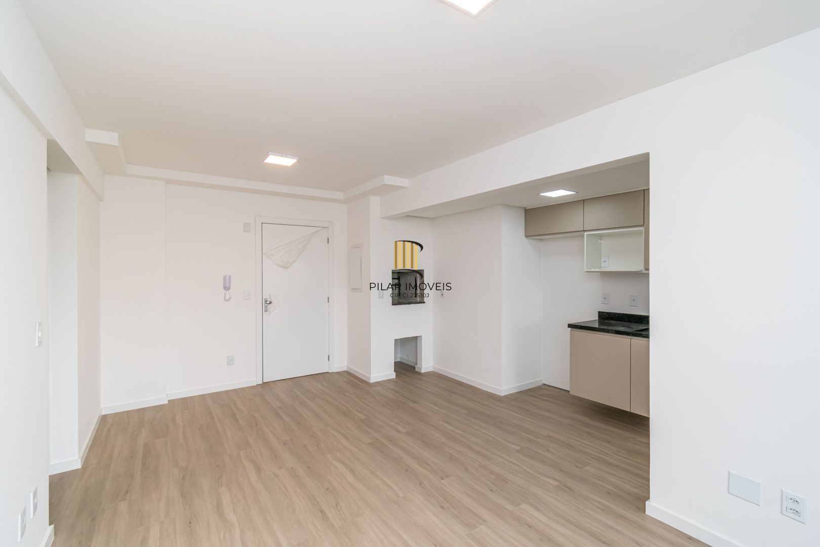 Apartamento de 2 dormitórios, vaga e infra no Passo D'areia