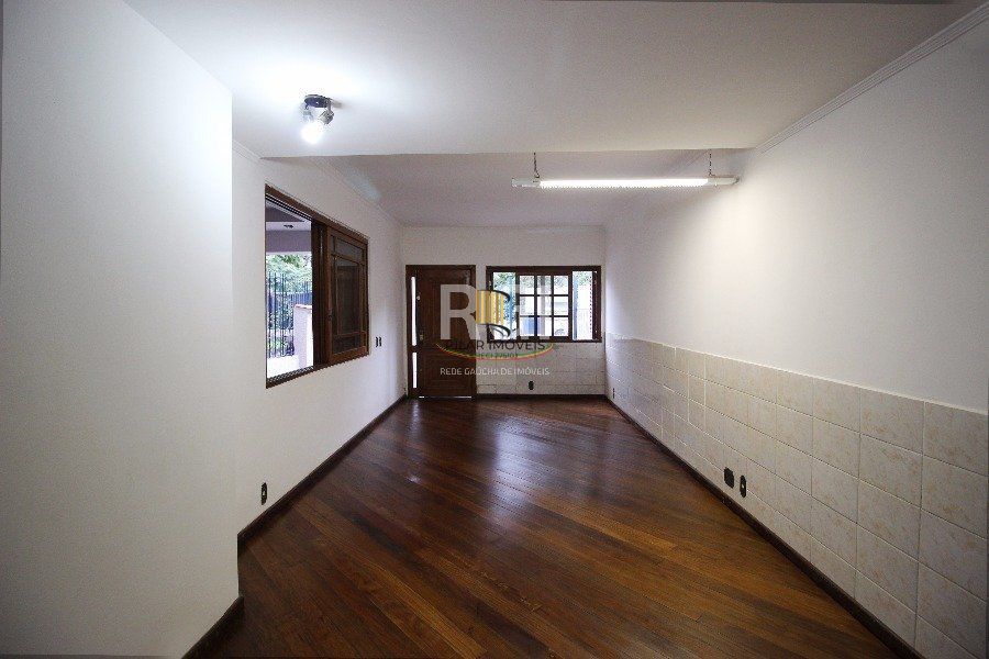 Casa para Venda - 280m², 3 dormitórios, 2 vagas - Petrópolis