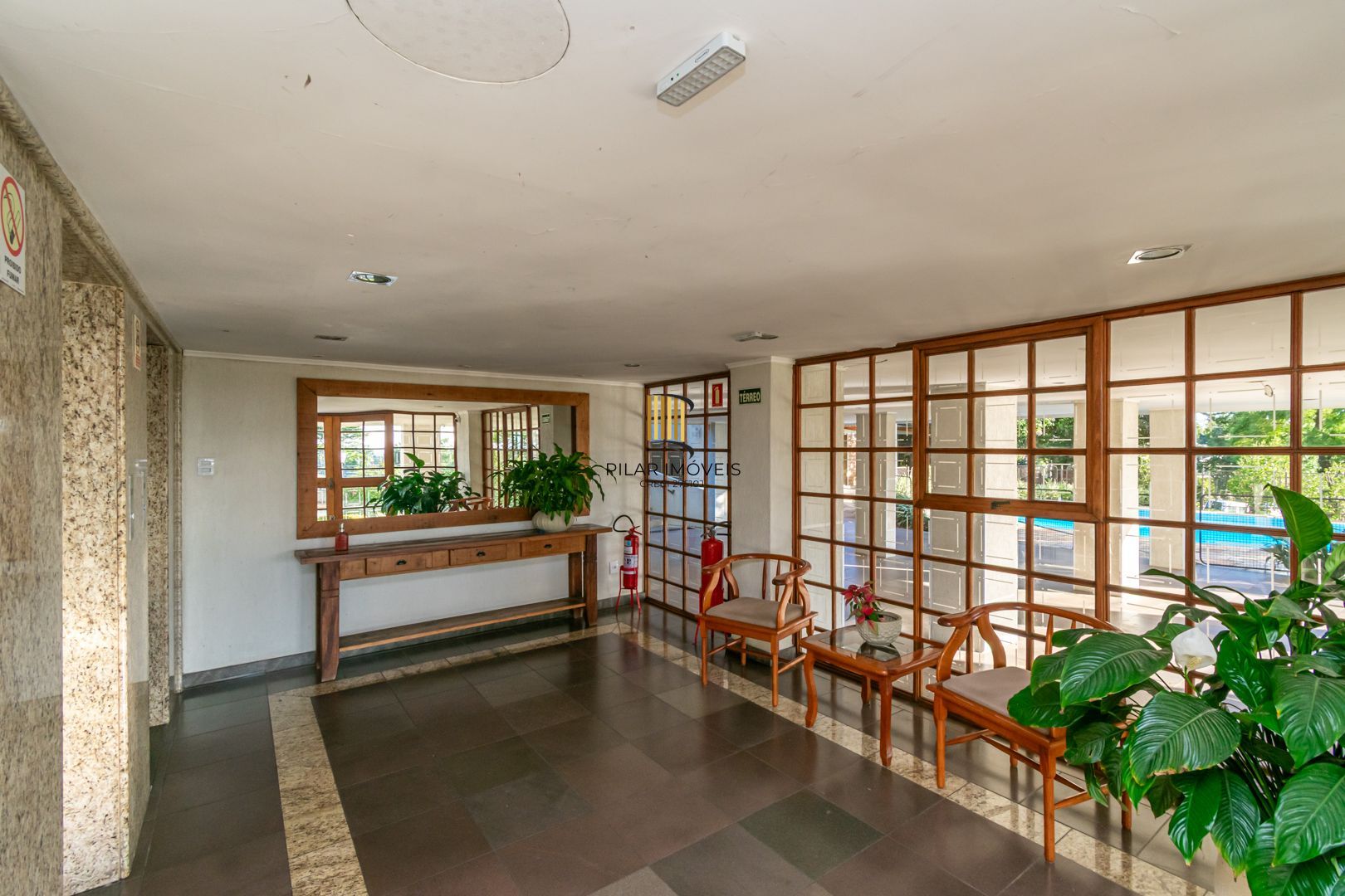 OCASIÃO 3 dormitórios, suíte e vaga, 106m² privativos, por R$ 400 mil