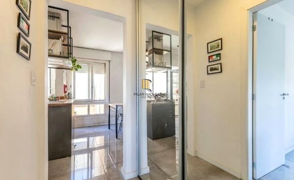 Apartamento na Cidade Baixa de 1 dormitório e dependência REFORMADO