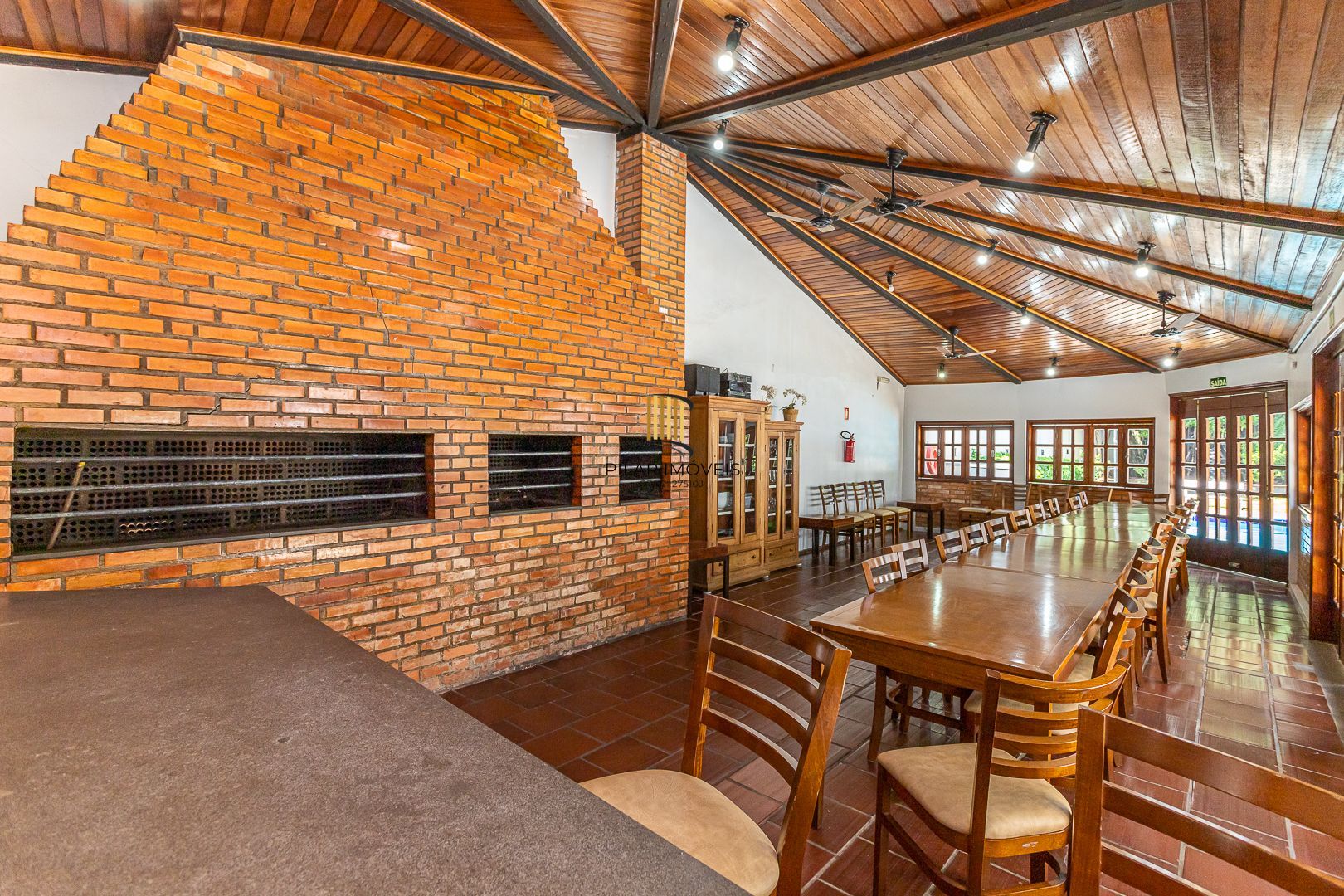 Apartamento no Moinhos de Vento de 3 dormitórios vaga e infra DESOCUPADO