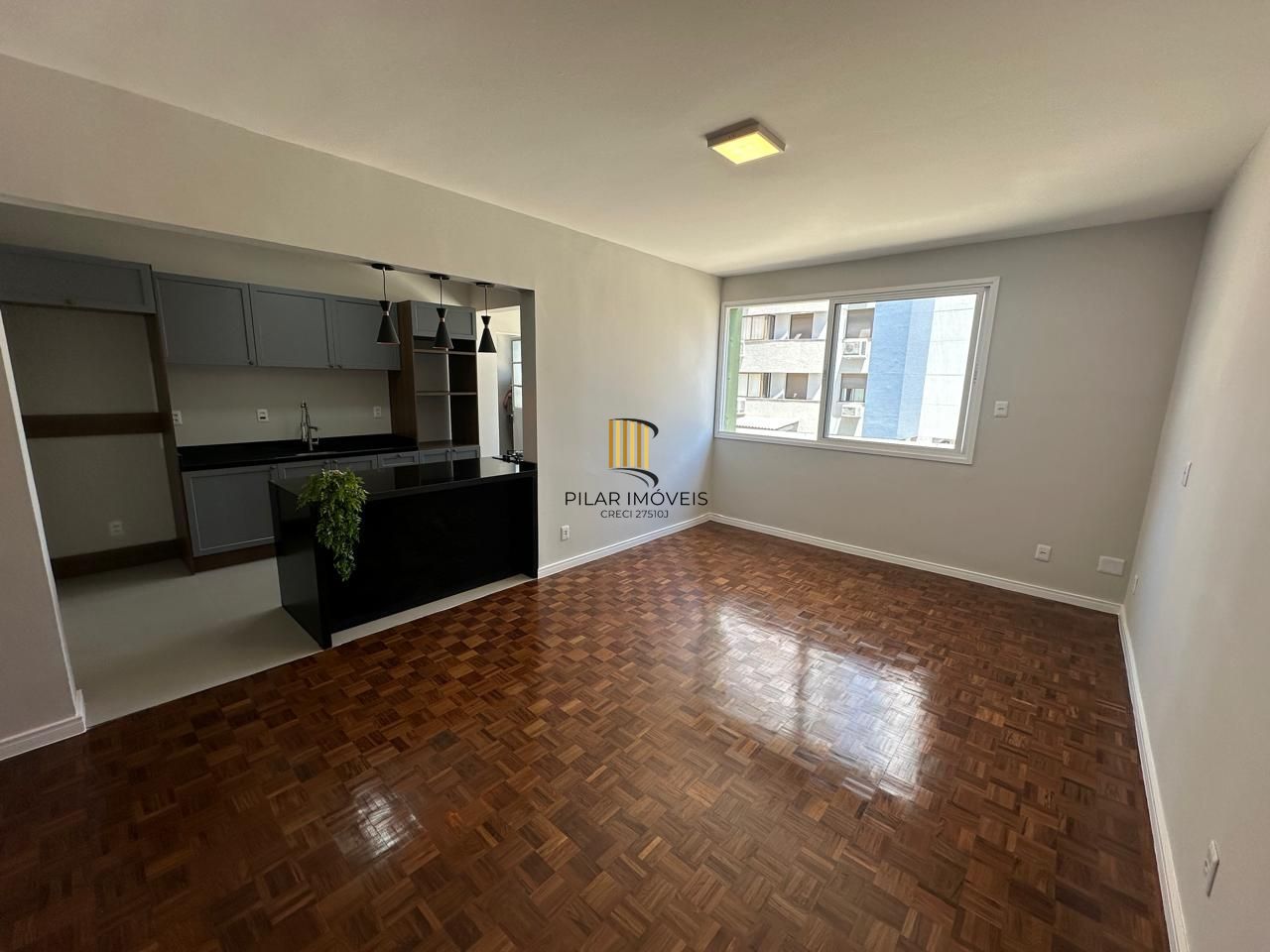 APTO COM 02 DORM. DEPENDENCIA EMP, TODO REFORMADO , SEMI-MOBILIADO, GARAGEM,  ELEVADOR