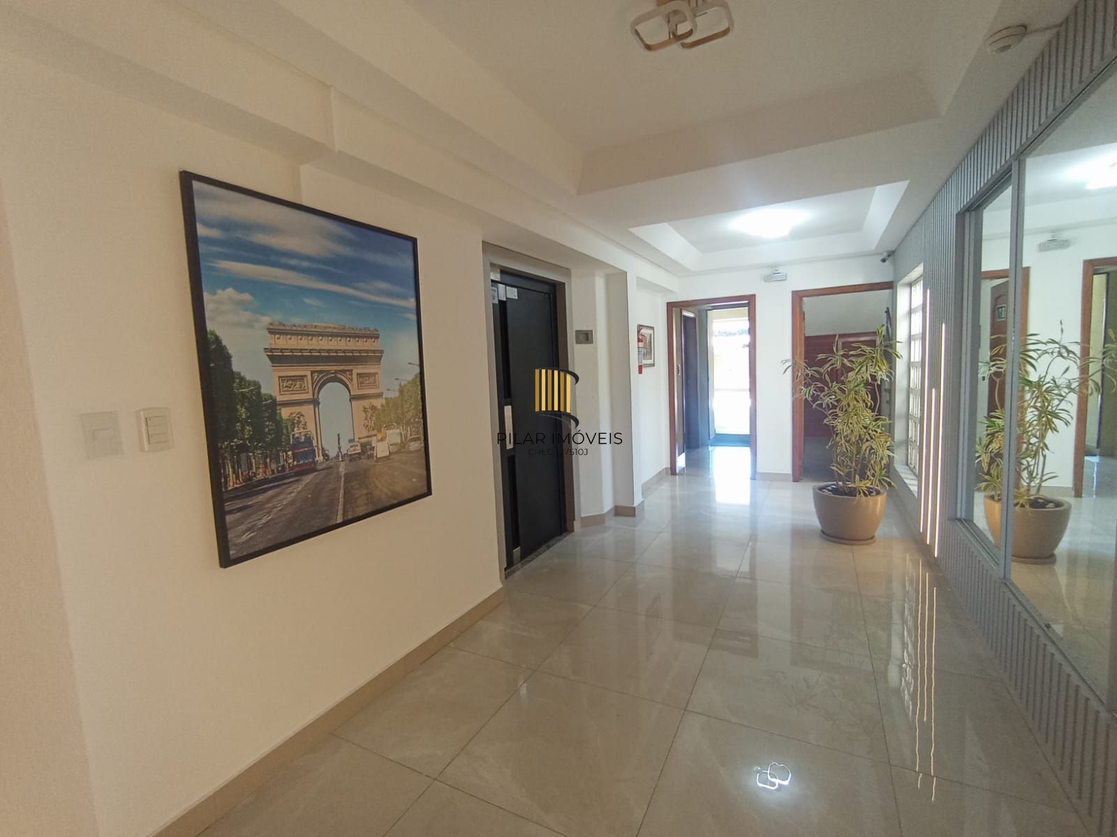 Apartamento no bairro Teresópolis de 2 dormitórios e vaga DESOCUPADO