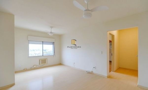 Apartamento na Medianeira de 2 dormitórios e vaga