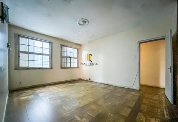 Apartamento no Bom Fim de 3 dormitórios frente com 103m² DESOCUPADO