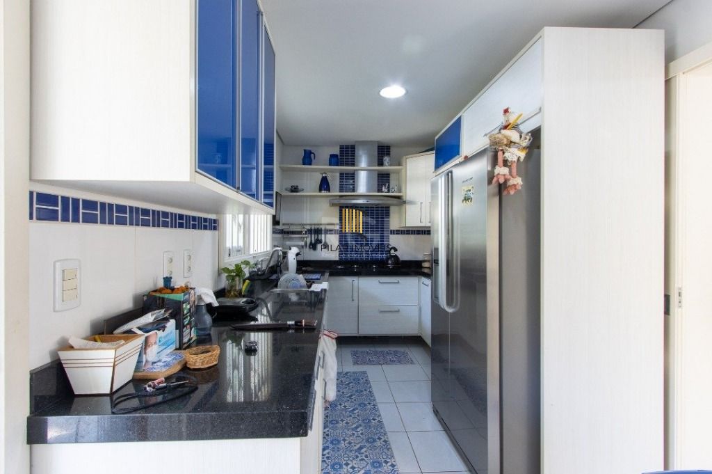 Casa 3 dormitórios no bairro Cristal