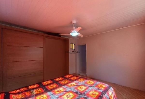 Casa no bairro Jardim do Salso com 2 dormitórios e 4 vagas