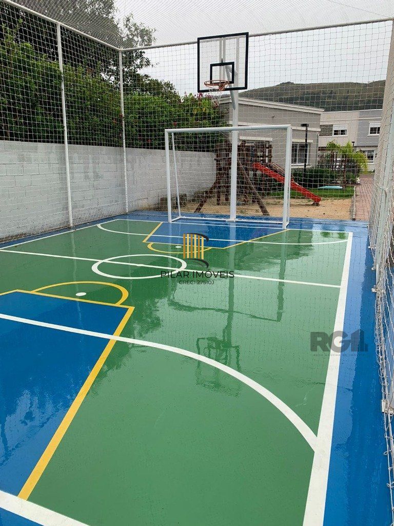 Sobrado novo com aproximadamente 88m² no bairro Vila Nova.