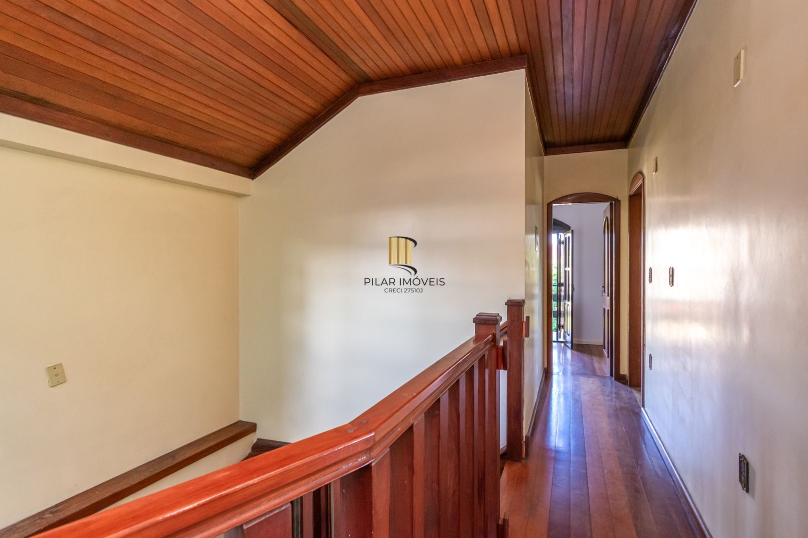Casa 5 dormitórios no bairro Jardim Sabará