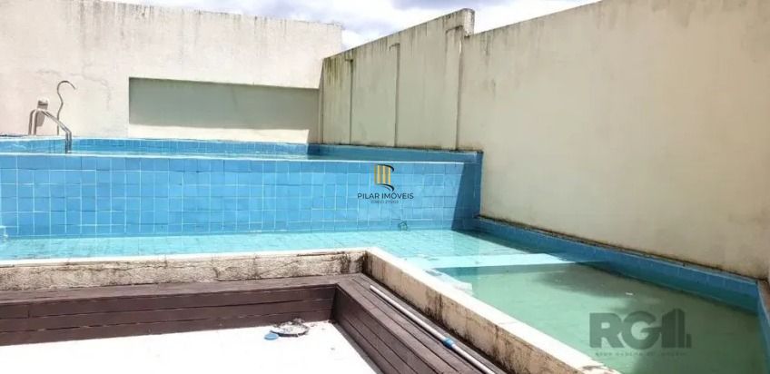 Apartamento no bairro Cavalhada de 3 dormitórios e 2 vagas
