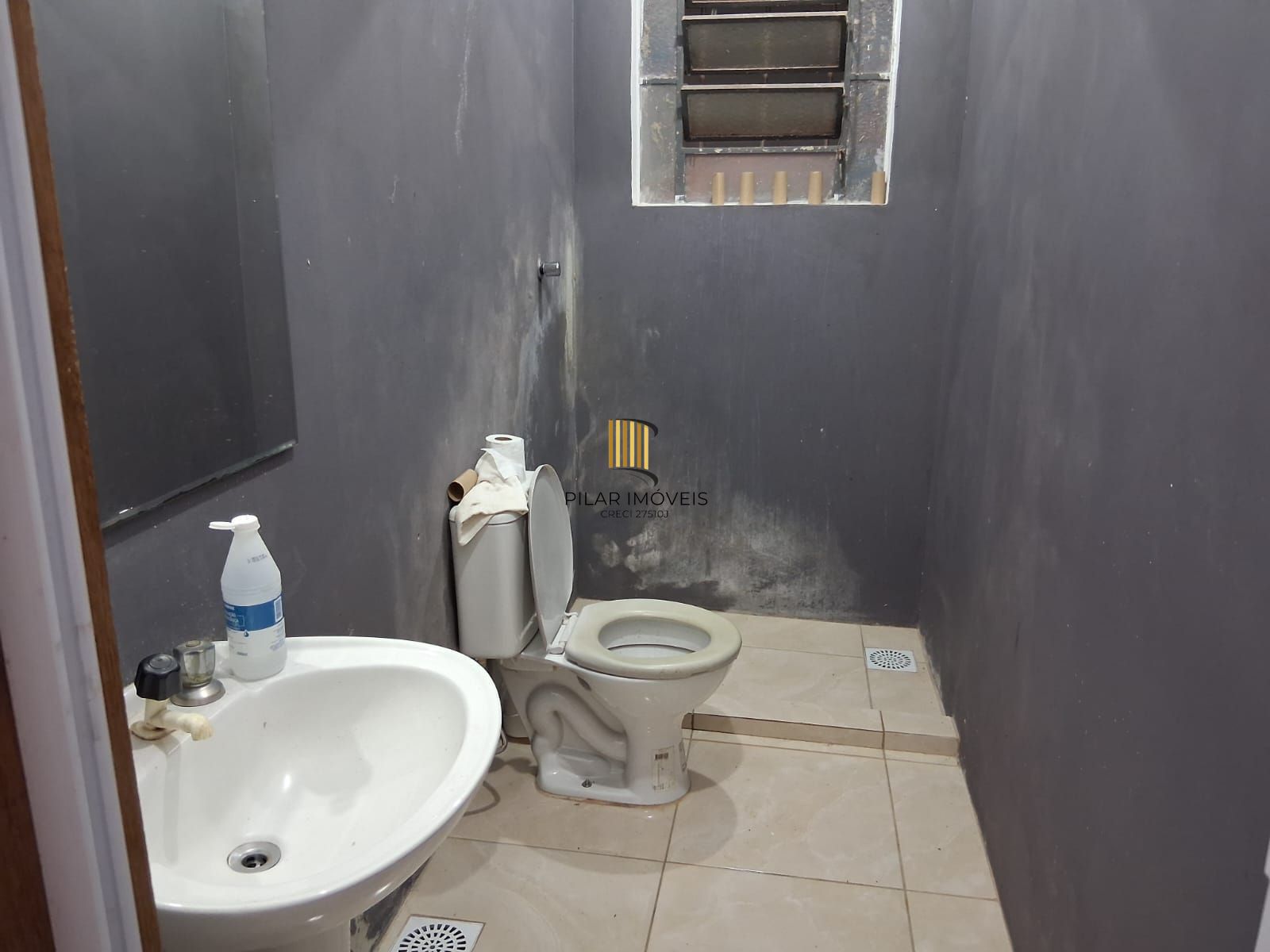 Pavilhão 3 dormitórios no bairro Santana