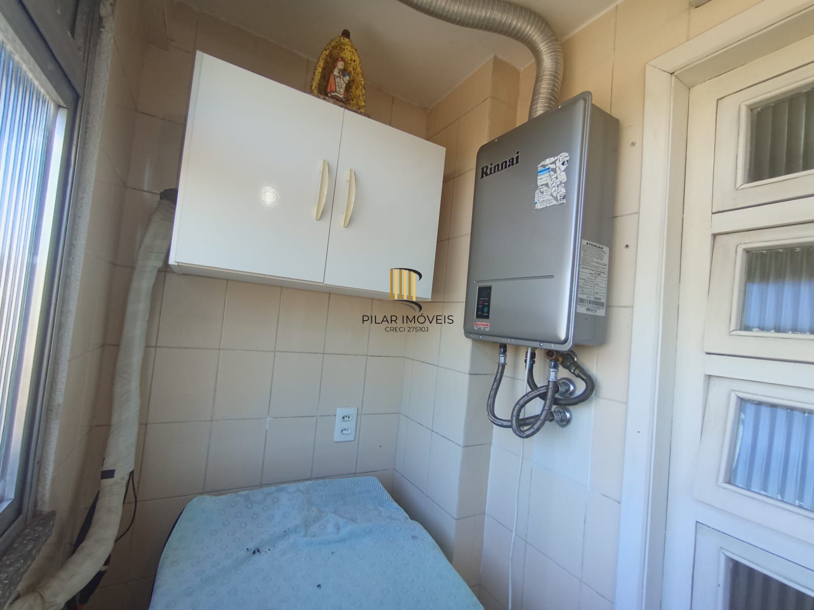 Apartamento no bairro Teresópolis de 2 dormitórios e vaga DESOCUPADO