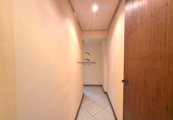 Apartamento no Centro de 2 dormitórios DESOCUPADO