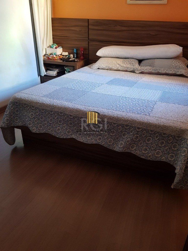 Casa de 5 dormitórios 6 vagas -no  Cristal