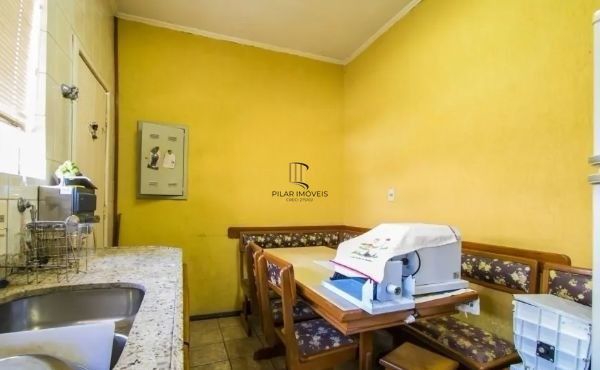 Casa sobrado no Petrópolis com 7 dormitórios e 4 vagas